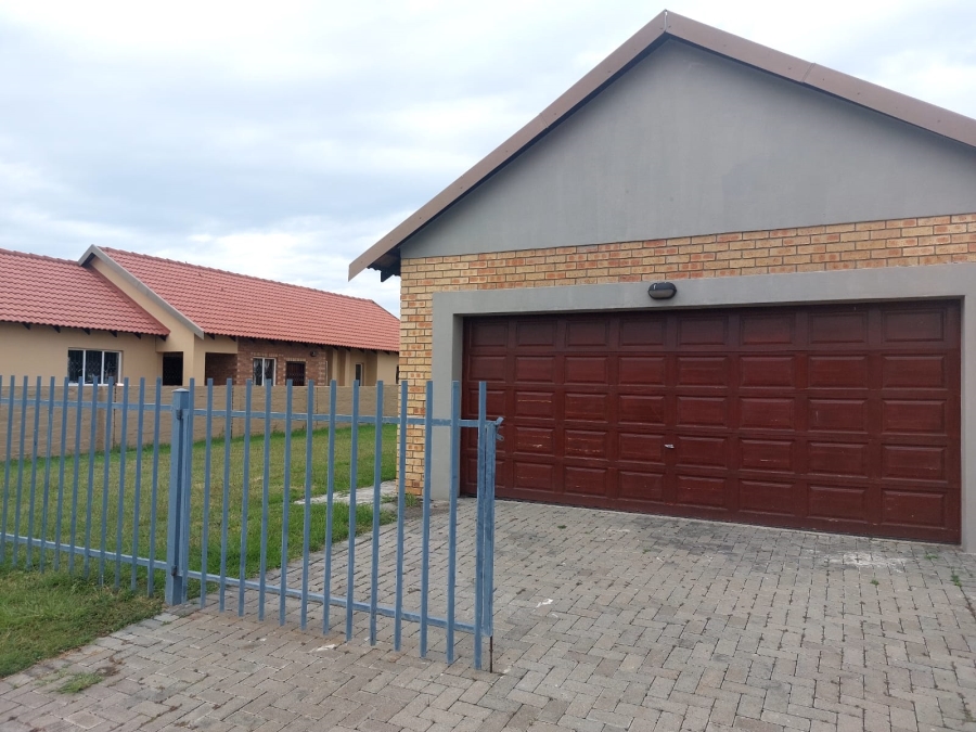 3 Bedroom Property for Sale in Waterkloof Hill Estate North West